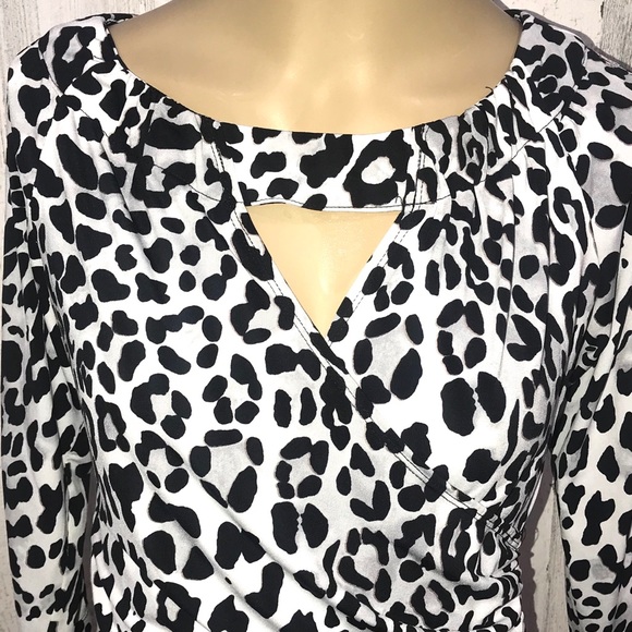 CACHE Black and White Cheetah Print Rouched Top - Picture 2 of 8